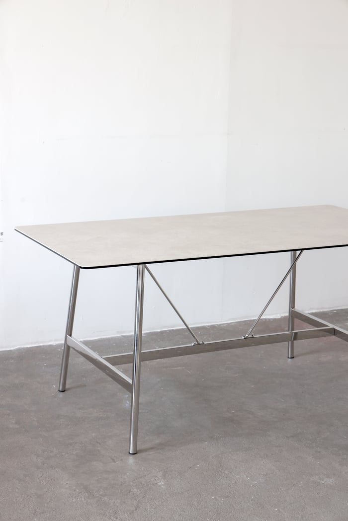 Shuge dining table - Image 3