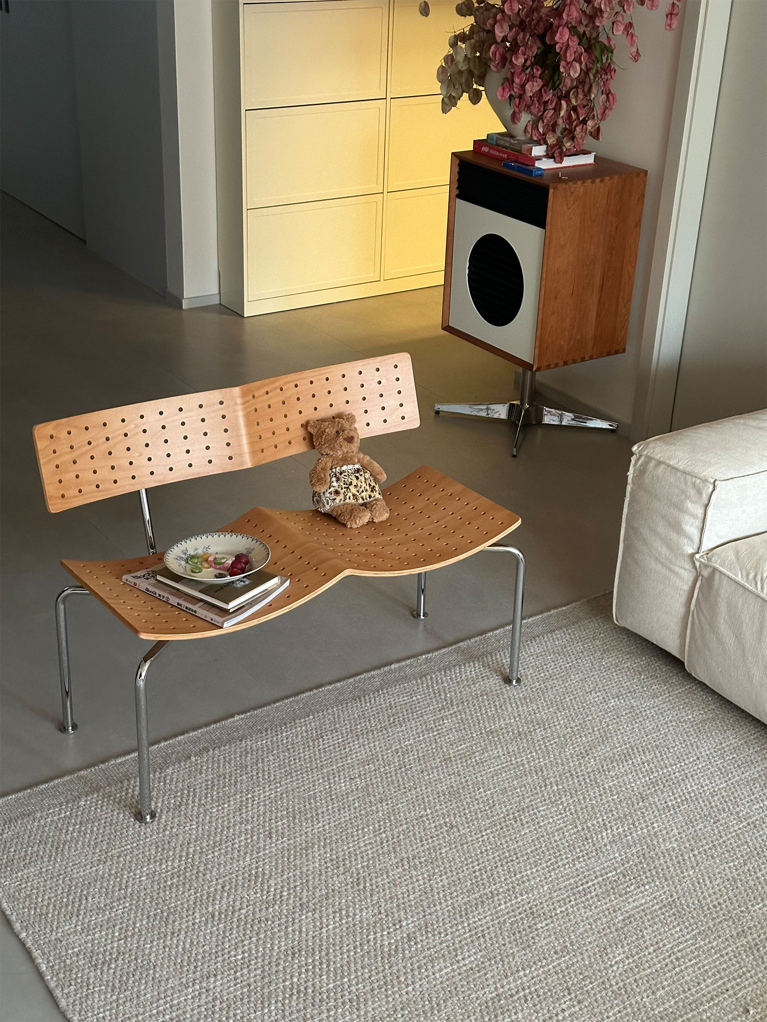 Flying bench 19 Flying Bench with natural wood seat in a lounge interior