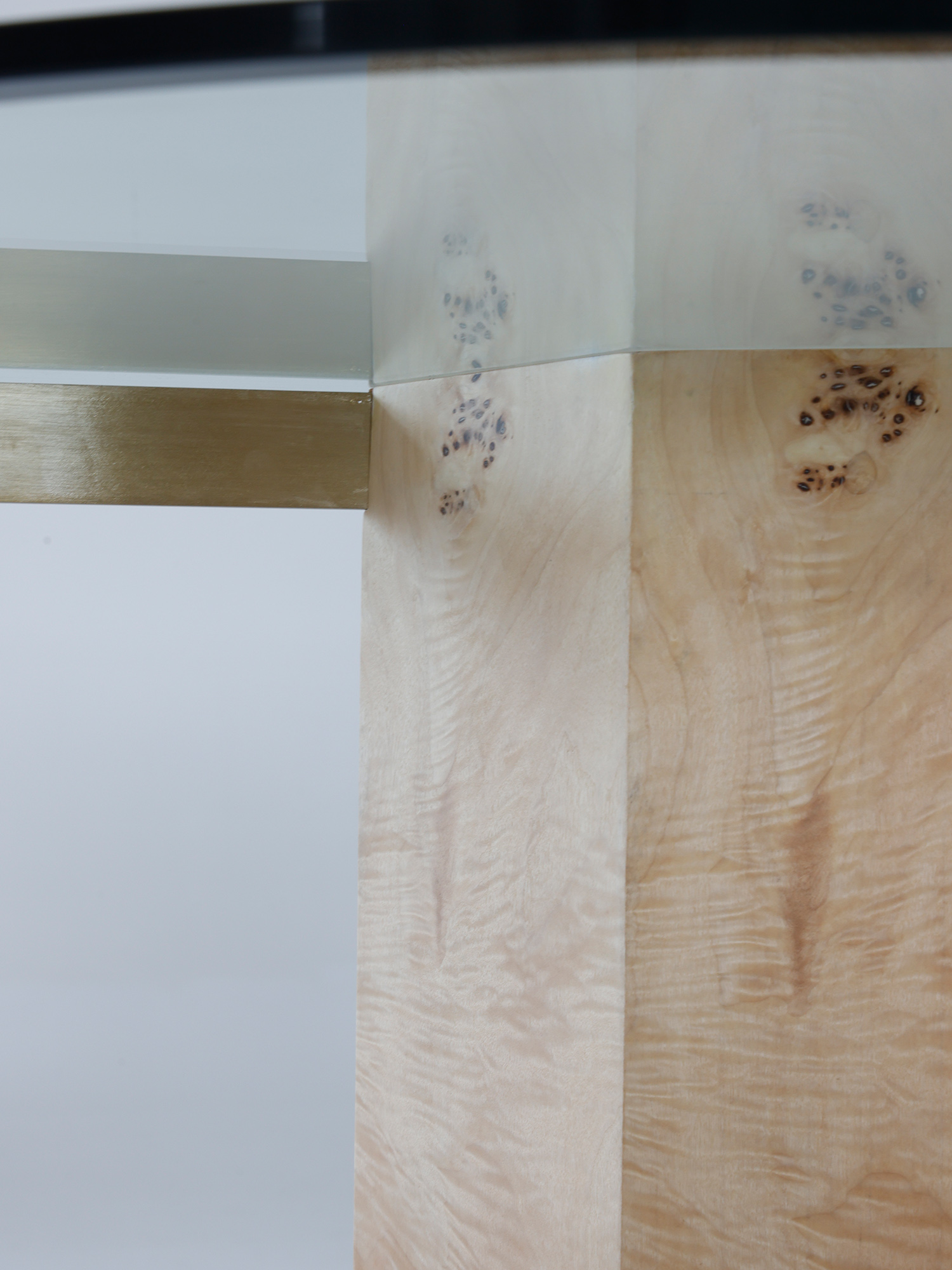 Ptolemy round table 17 Ptolemy pale burl veneer pedestal close-up
