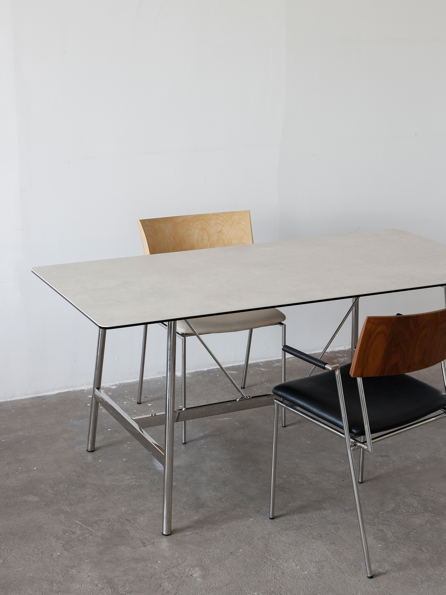 Shuge chair 19 Two Shuge wood back leather chairs at rectangular table