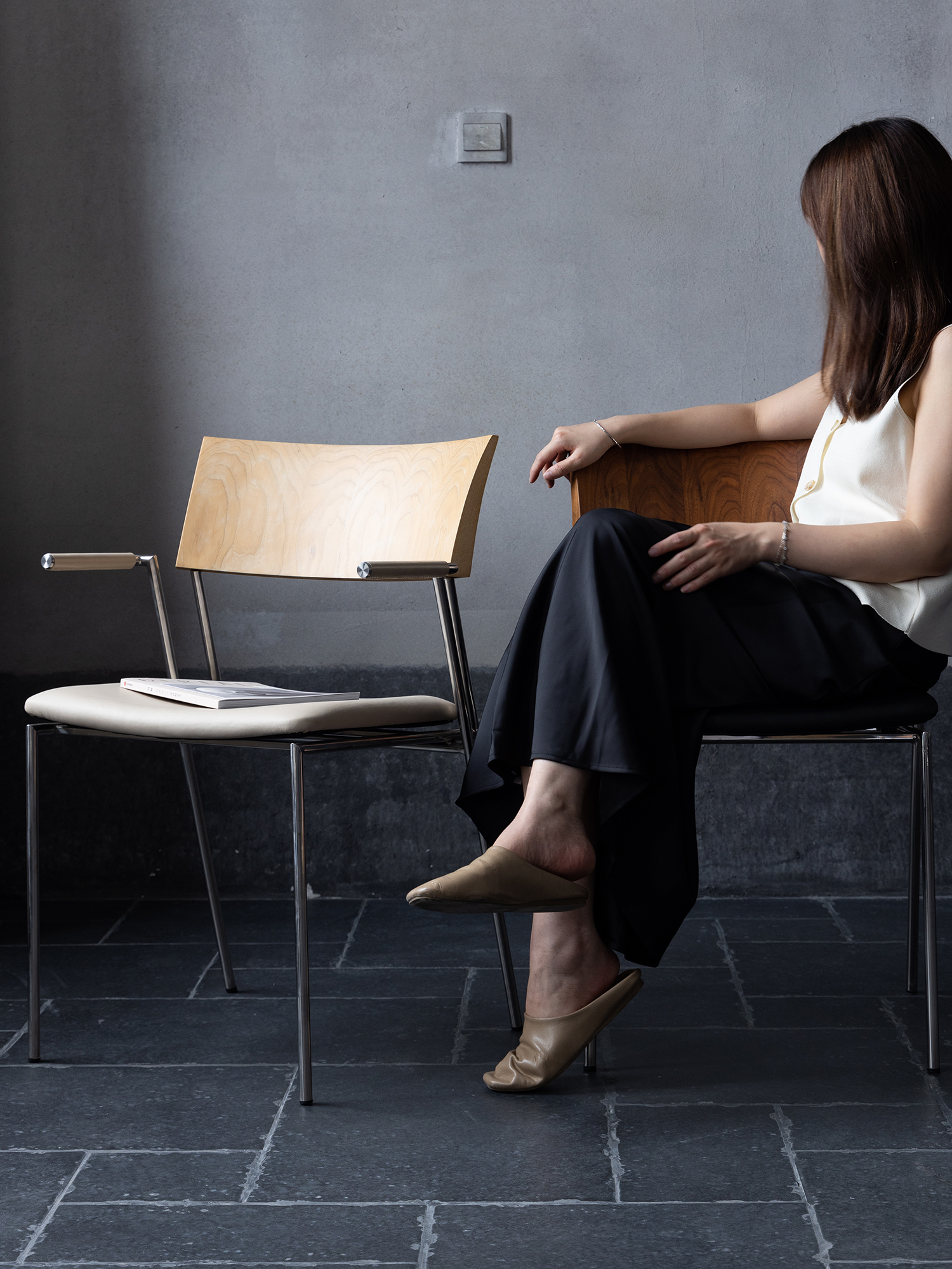 Shuge chair 21 Shuge ash chair with beige leather seat in lifestyle view