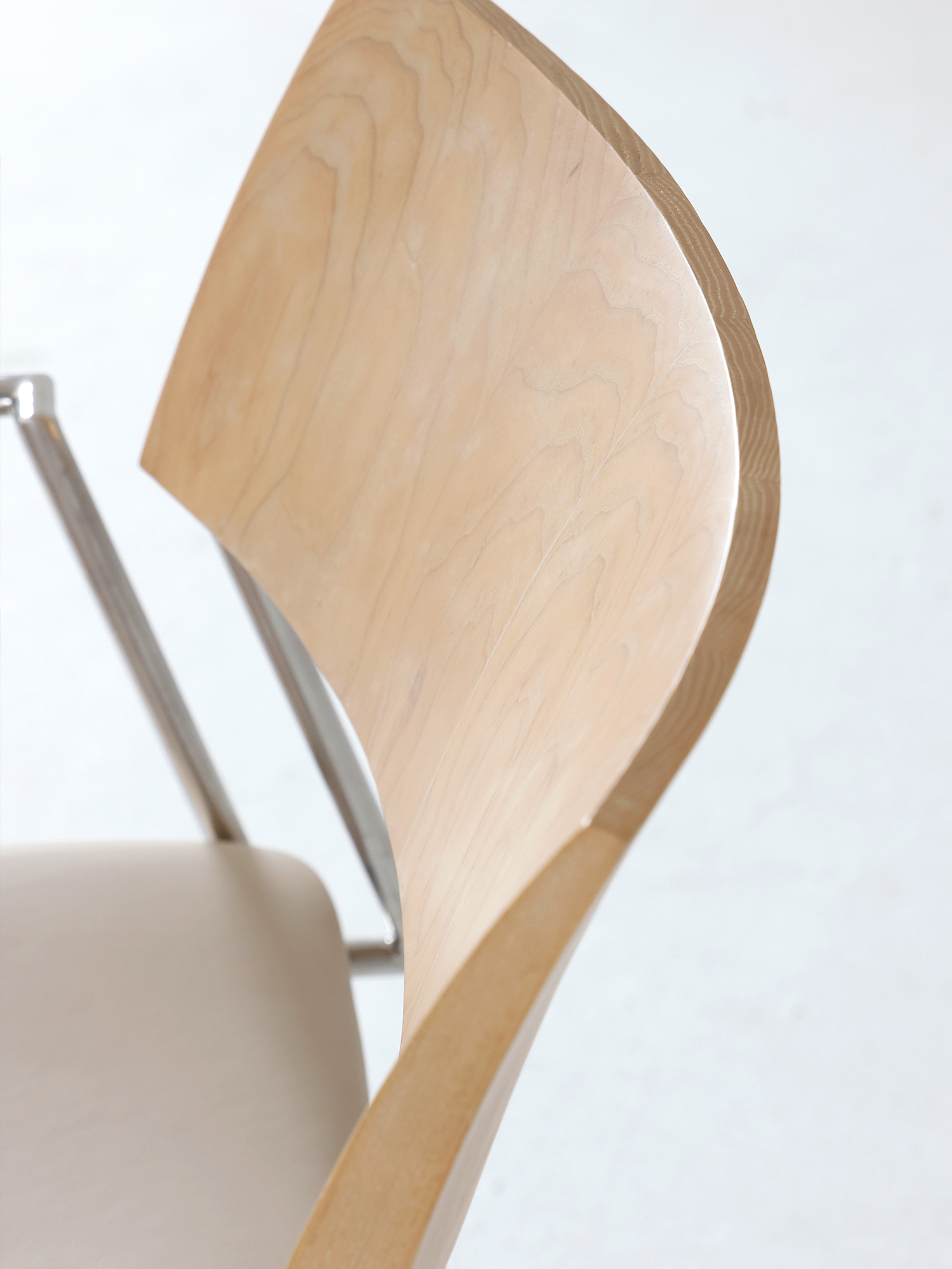 Shuge chair 17 Shuge curved ash wood dining chair backrest side detail