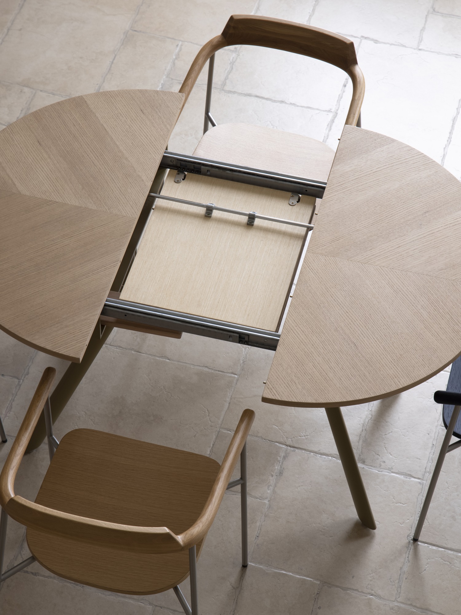Cirrus Extending Table - Image 4