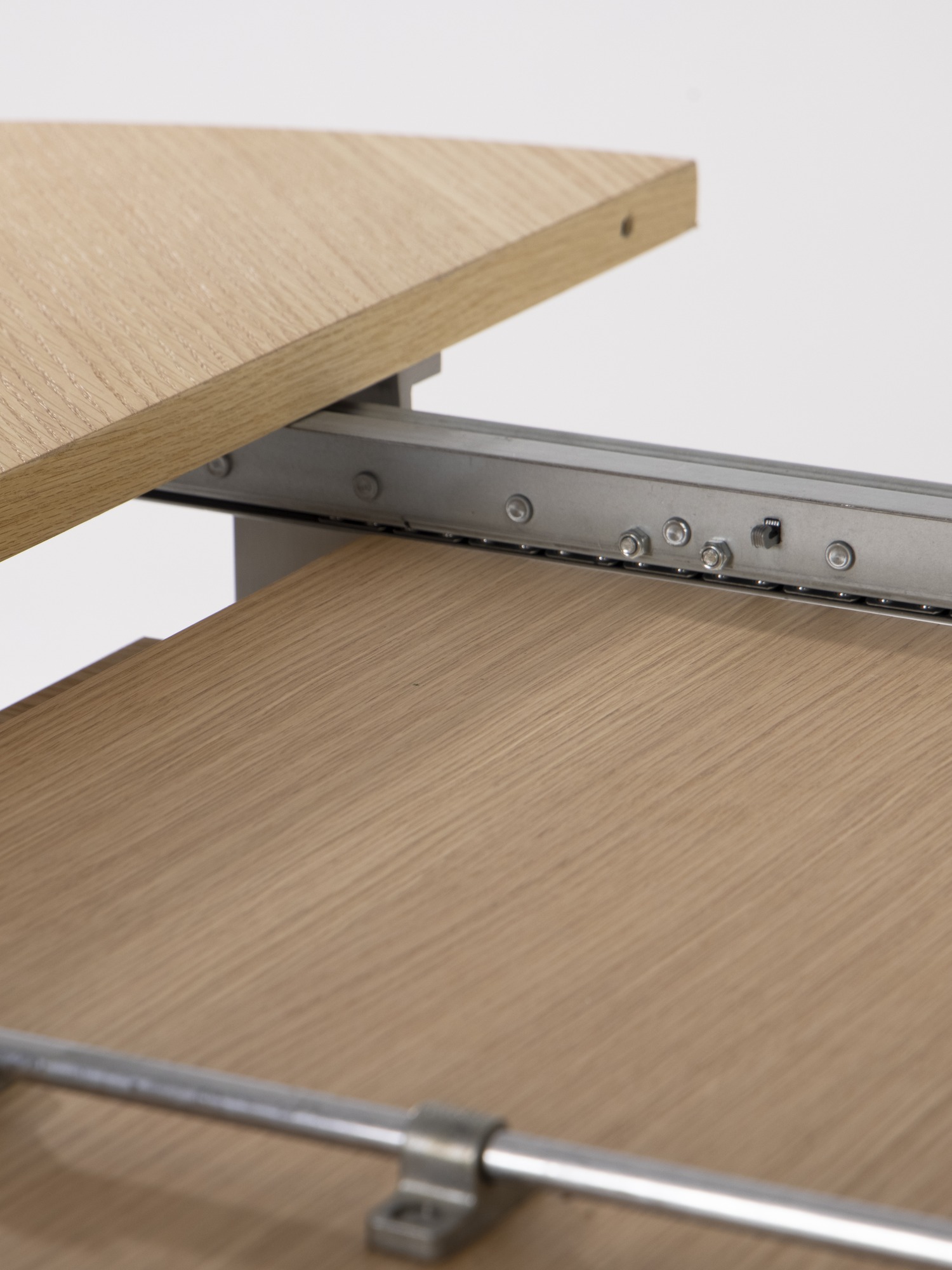 Cirrus Extending Table - Image 12