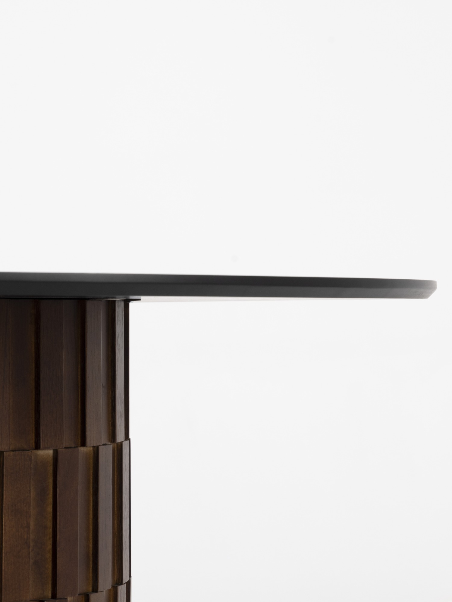Gewen Dining Table - Image 3