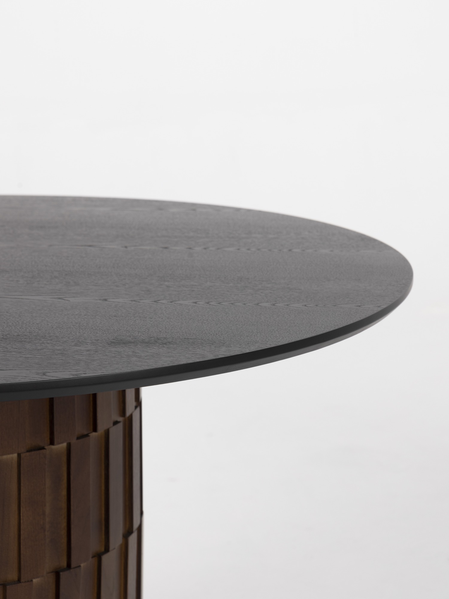 Gewen Dining Table - Image 4