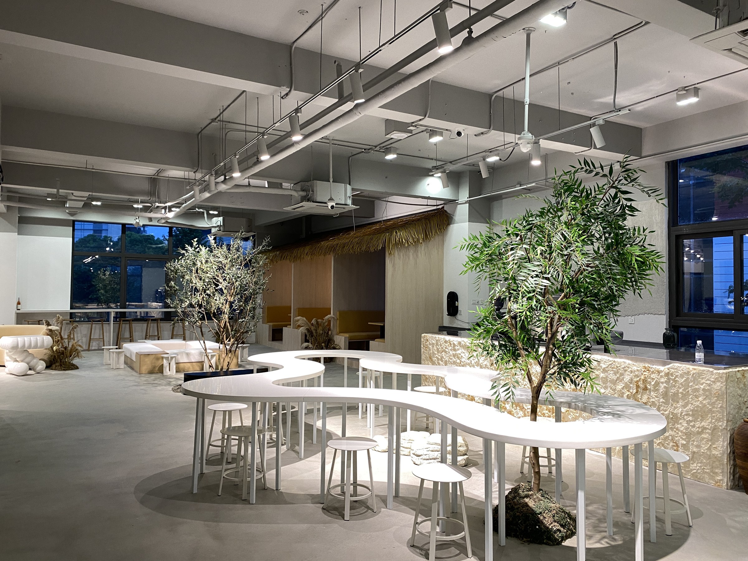 seedcasa-tons-coworking-office-shanghai-office-workplace-project-furniture-02