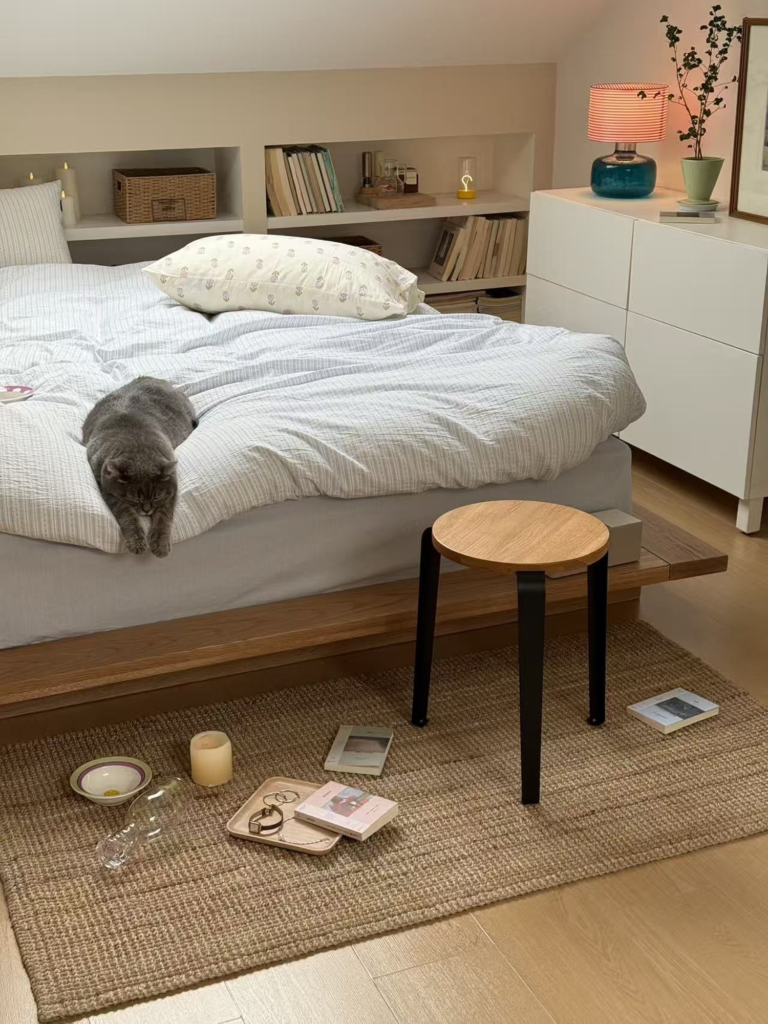Triple Edge Stool
