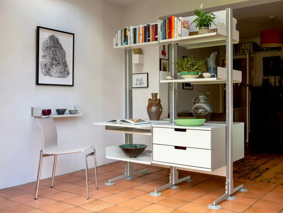 606 System in Real Homes 23 Compact 606 System shelving with a desk and closed storage