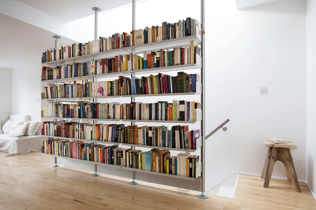 606 System in Real Homes 18 Freestanding 606 System forming an open library divider