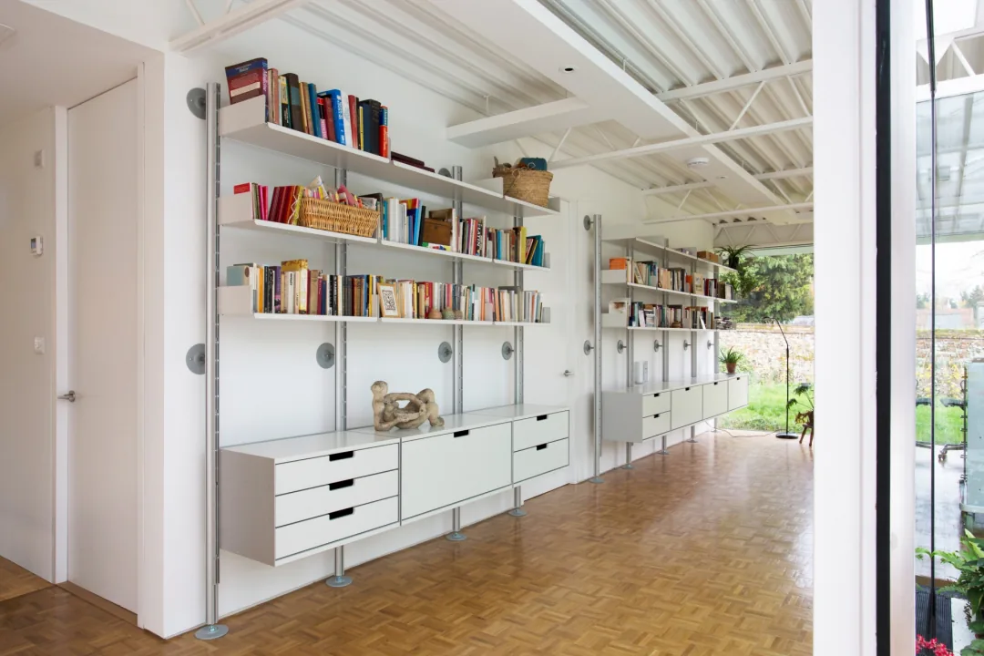 606 System in Real Homes 15 Wall-mounted 606 System with books, drawers and display shelves