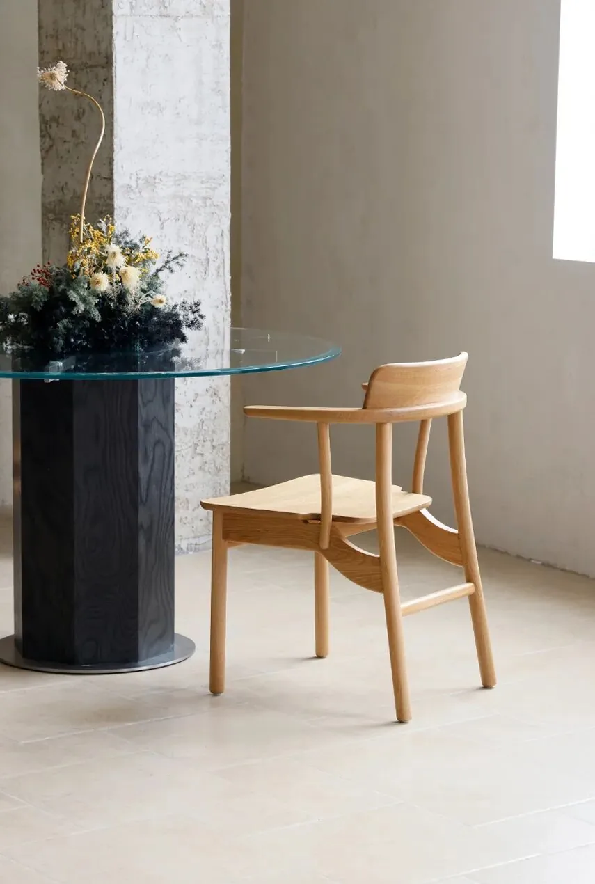 Dining Chair Dimensions and Restaurant Spacing Guide 16 Crown Chair placed beside a round glass table